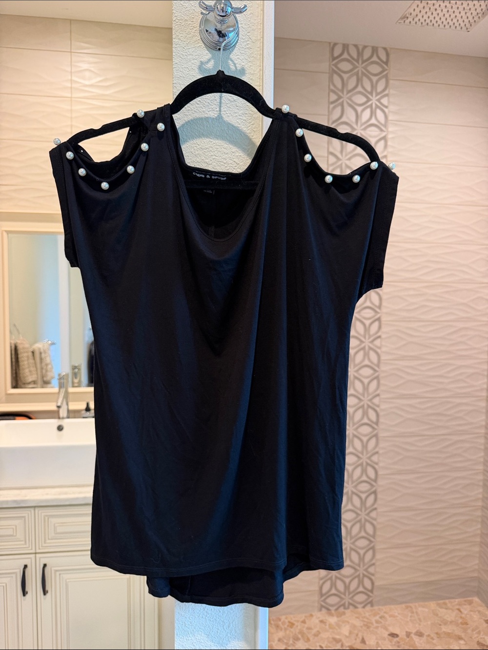 Cable & Gauge Black Cold-Shoulder Pearl-Trim Tee
